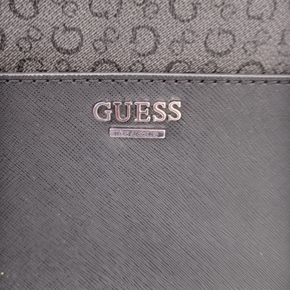 Guess Handbag - Picture 2 of 6